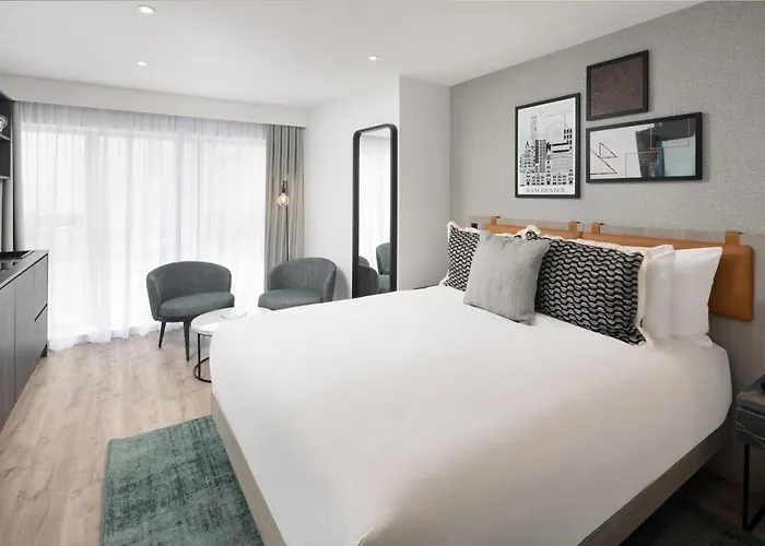 ホテル By Marriott Piccadilly 4*