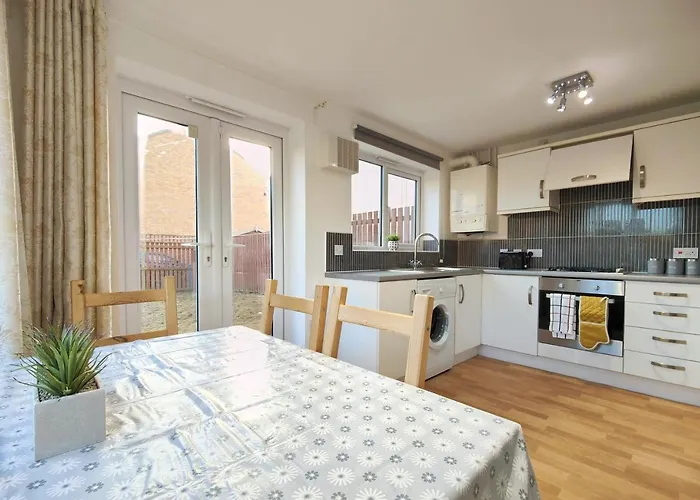 Semesterbostad The Metcombe - With Free Parking - 10 Minutes Walk To Coop Live Arena & Etihad Stadium