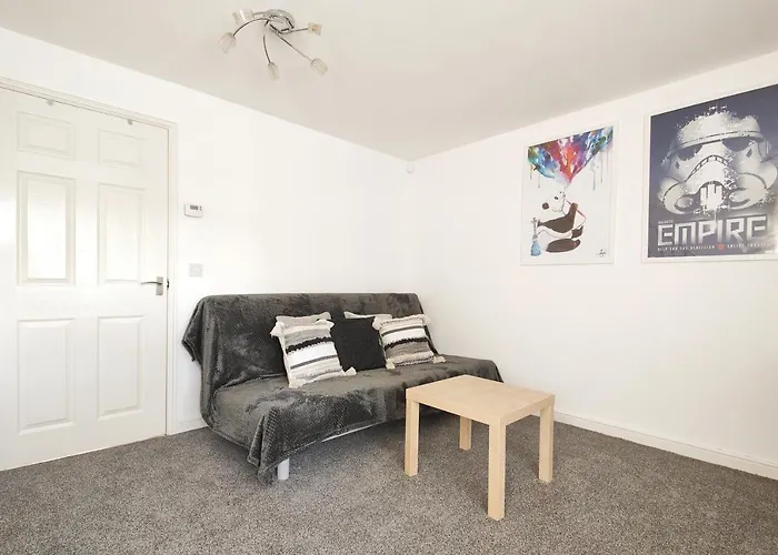 The Metcombe - With Free Parking - 10 Minutes Walk To Coop Live Arena & Etihad Stadium * Manchester