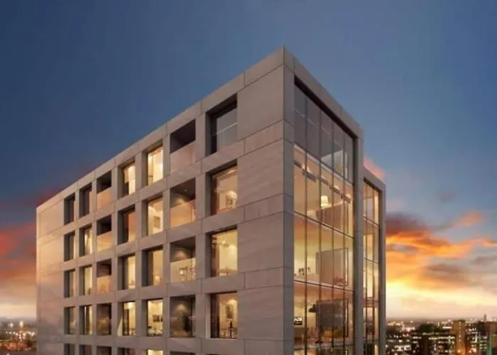 Apartment Luxury 2 Bedroom En-suite Balcony Views