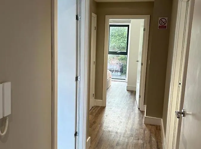 Modern 2br Sleeps 4 Easy Access To Centre