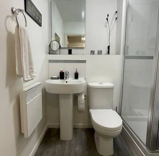 Cityfront Modern Apt near Centre/etihad, Free Parking Μάντσεστερ