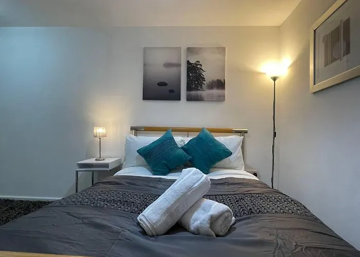 Cityfront Modern Apt near Centre/etihad, Free Parking Διαμέρισμα *