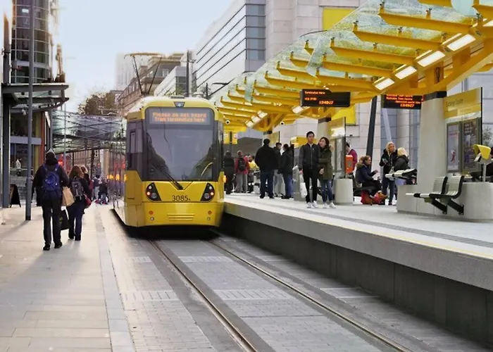 Centre Apartment, Skyline View