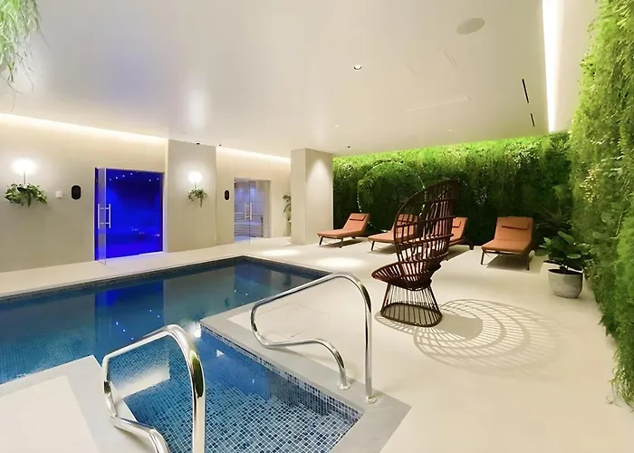 Luxury Spa City Centre Apartment *