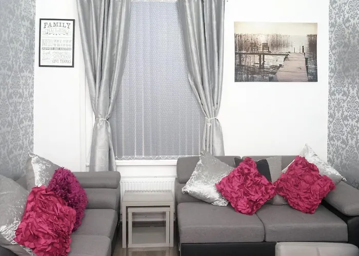 Ferienhaus Cheadle House Holidays