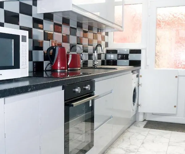 Ferienhaus Cheadle House Holidays