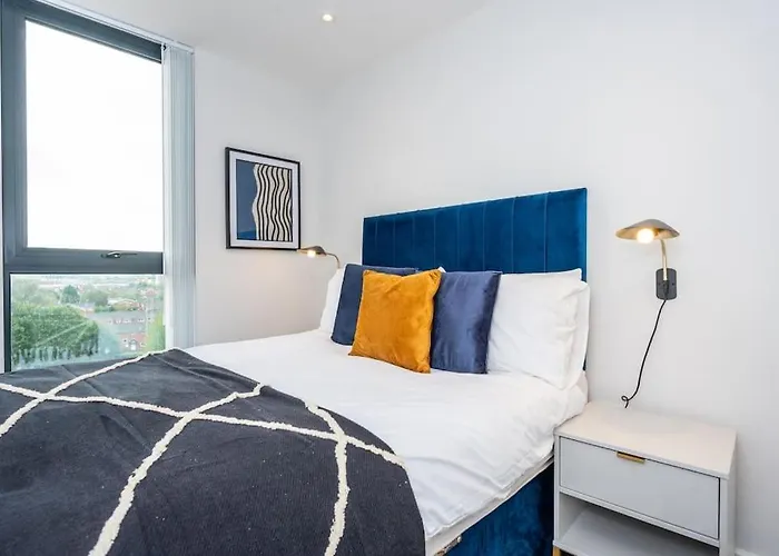 Stunning Brand New 3 Bed By Valore Services * Manchester