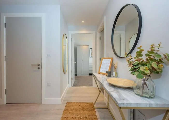 Stunning Brand New 3 Bed By Valore Services Lägenhet