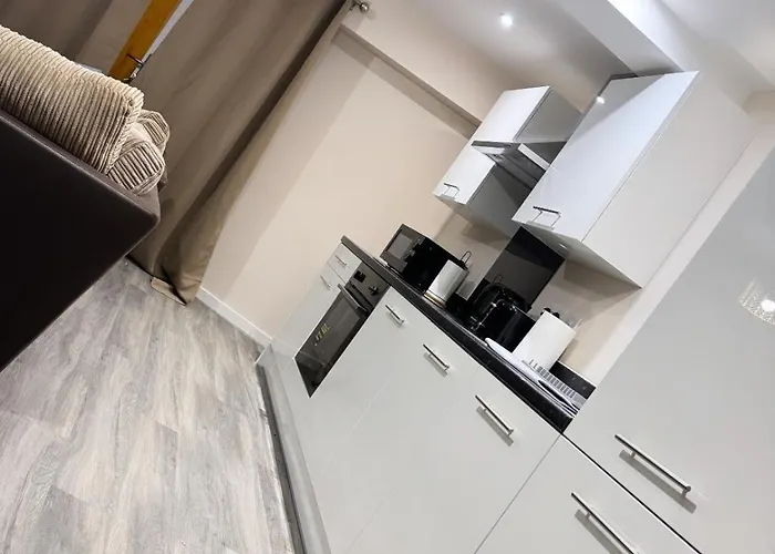 Apartment Luxury 2 Bedroom In Centre - Free Parking