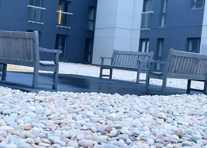 Luxury 2 Bedroom In Centre - Free Parking *