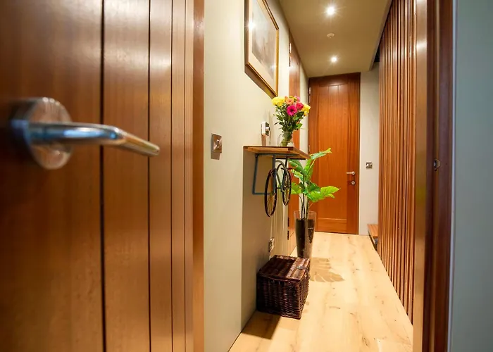 Luxury Roof Terrace Townhouse *