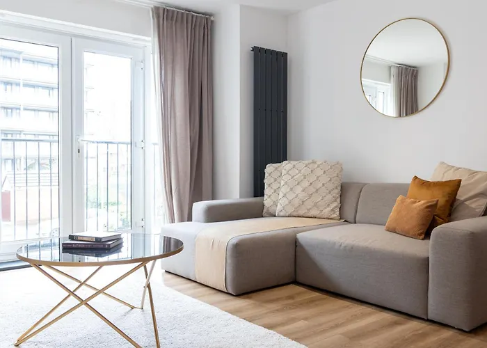 Luxurious Two-bed Stay: Mcr Apartamento