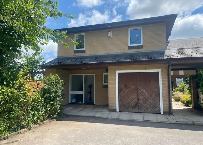 Pass The Keys Lovely 3 Bedroom Golf Club And Parking Casa de Férias