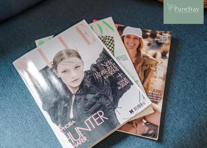 Spacious 5-bedroom Contractor House Sleeps 7 With Parking By Purestay *