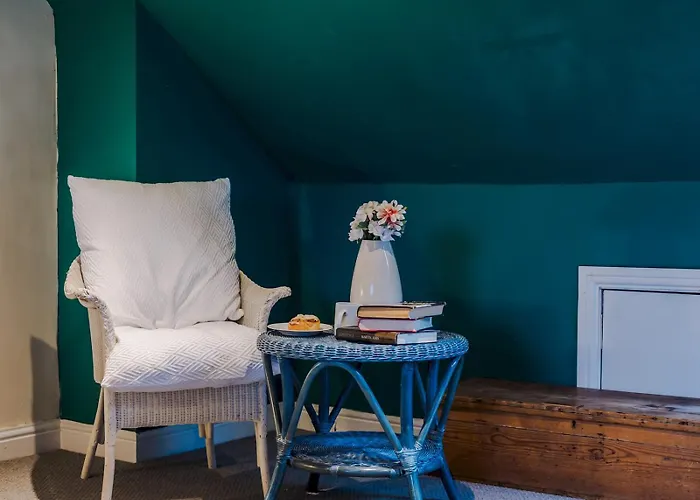 Spacious 5bed House In South - Pass The Keys *