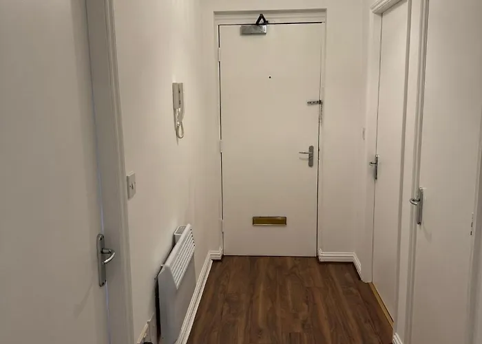 Sleeps 5-netflix-parkg-near Centre-etihad-coop Live Apartman *