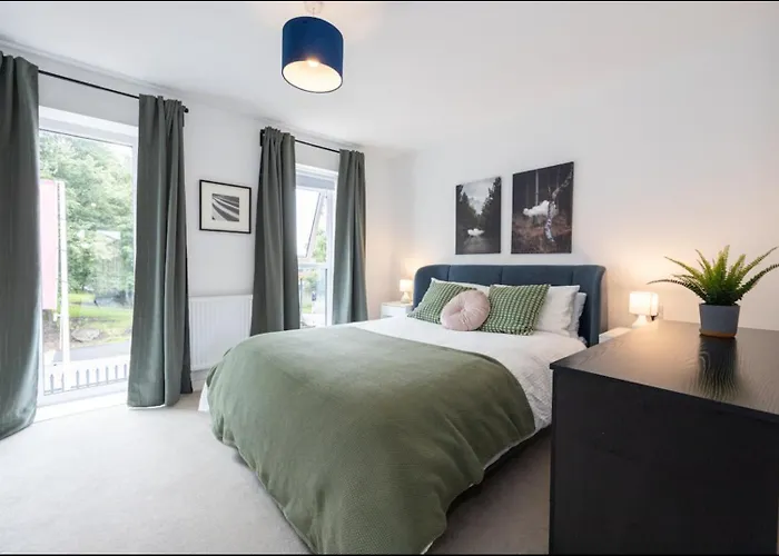 Feriehus Elegance Retreat - 2 Bed With Parking Manchester