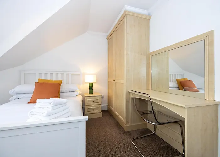 The Burton- Free Gated Parking Mánchester