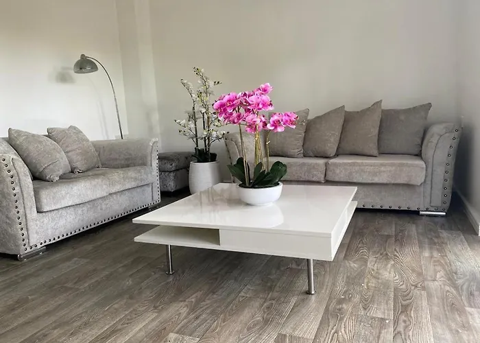 Modern, Stylish And Central *