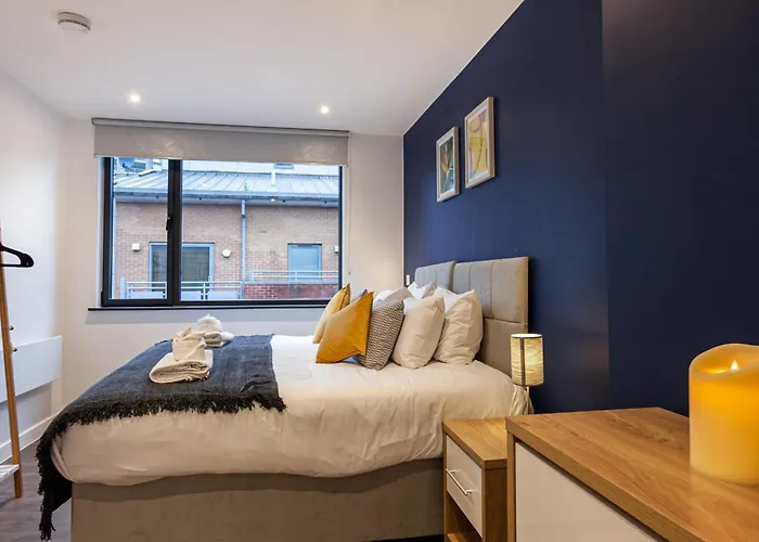 Contemporary 1 Bedroom In Centre Apartment *