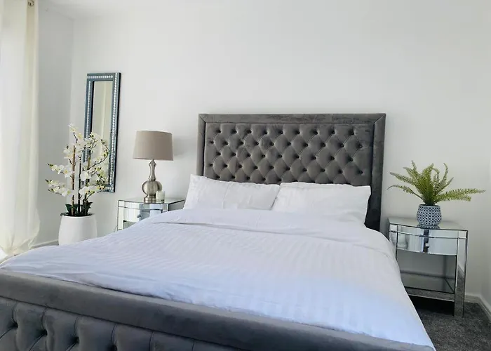 Modern, Stylish And Central *