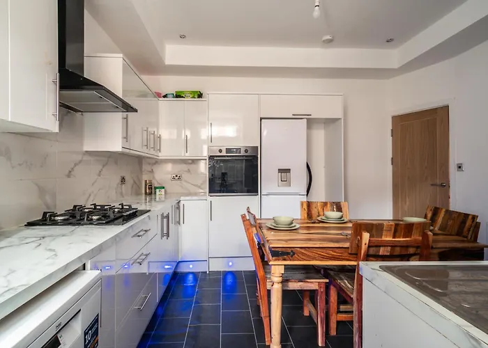 Refined Comforts For Two 5 * Manchester