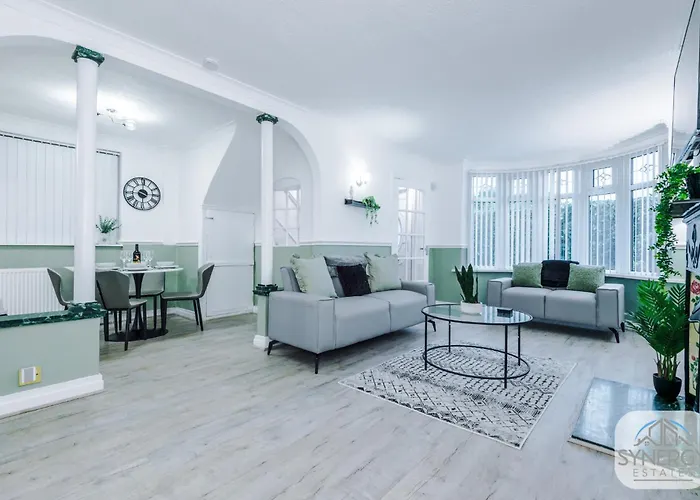 Jade House, - By Synergy Estates * Manchester