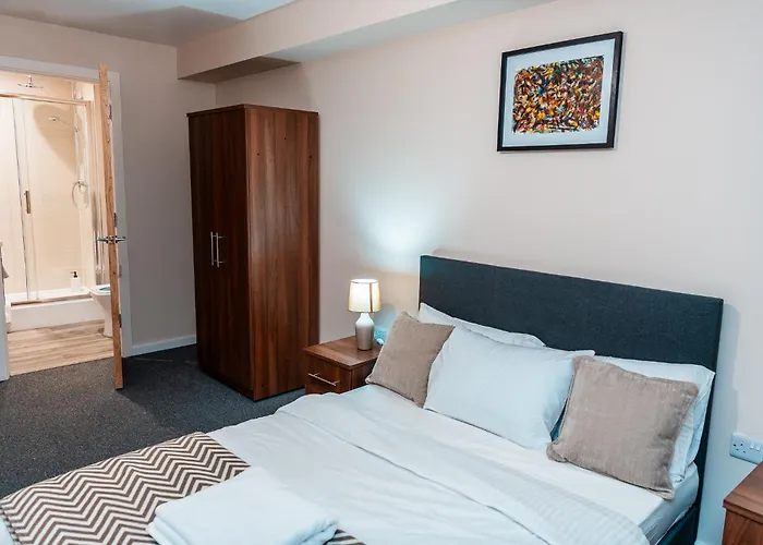 Entire 2 Bedroom And 2 Bathroom In -free Underground Parking Apartmán *