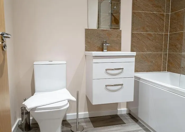 Apartament 1bed Apartment, Free Parking For Two, Long Term Discounts *