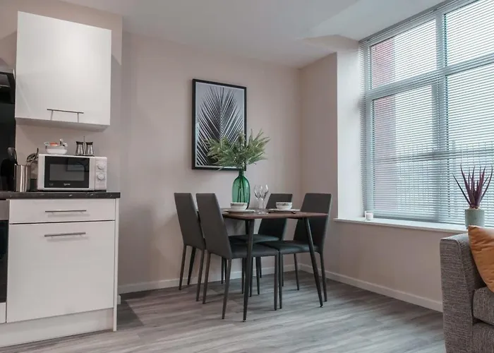 Contemporary 2 Bed - Sleeps 4 Manchester