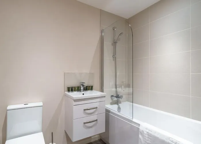 Bright 2 Bed - Sleeps 4 Апартаменты *