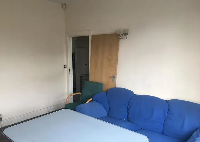 Pansiyon Single - Town & Nearby, 24h Bus, Airport-linked *