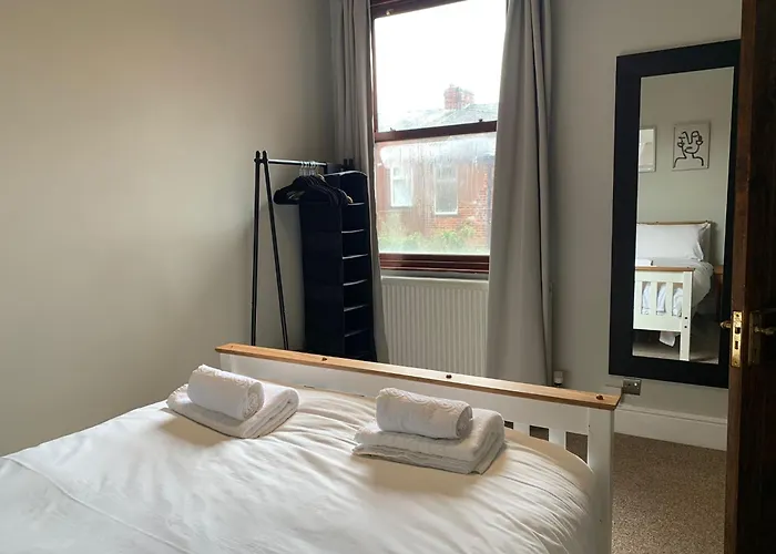 Beautifully Styled 2br With Garden Manchester