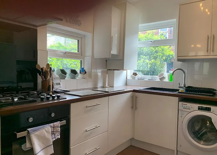 Beautifully Styled 2br With Garden Manchester