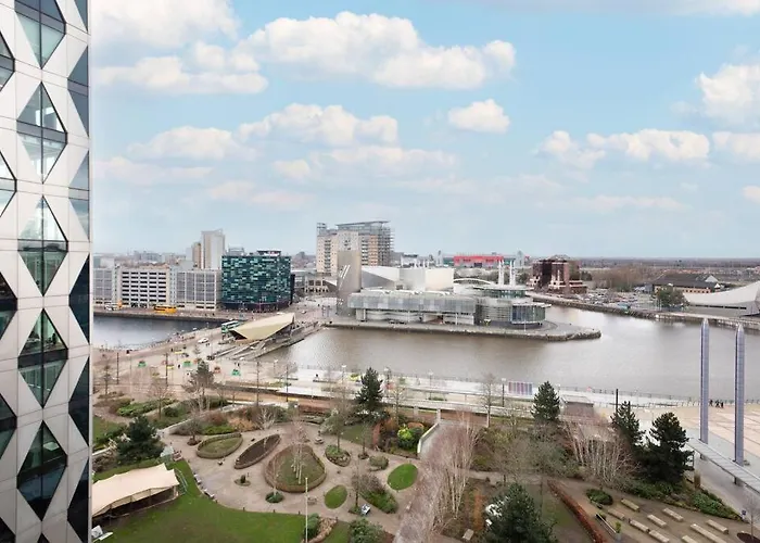 Daire Stylish Mediacity 2bed, Sleeps 6, Amazing Views Manchester