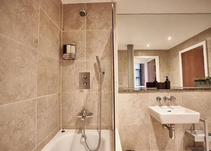 The Aquamarine * 맨체스터