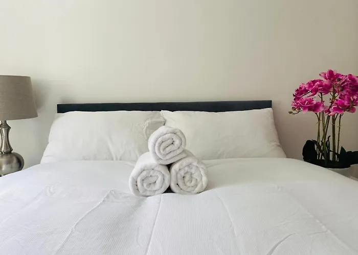 Modern, Stylish And Central *