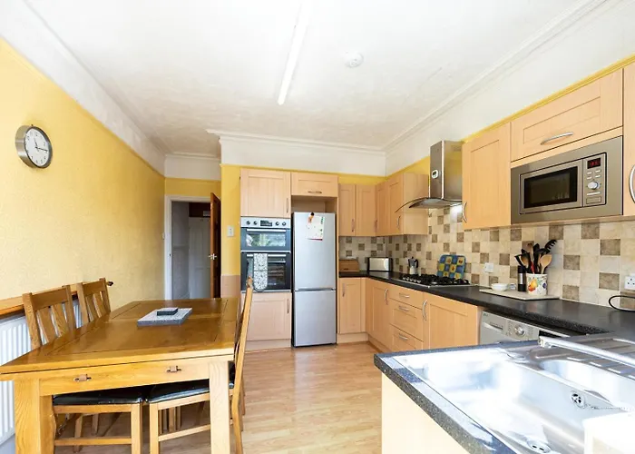 Guestready - Enchanting Life In Gorse Hill *