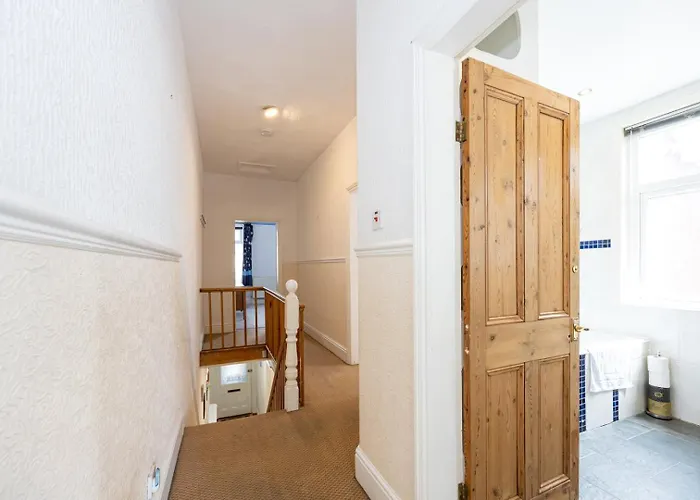 Guestready - Enchanting Life In Gorse Hill 曼彻斯特