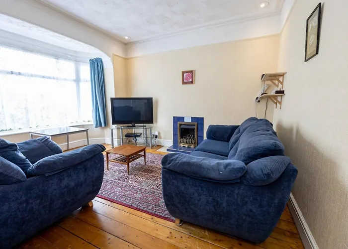 Guestready - Enchanting Life In Gorse Hill 度假居 曼彻斯特