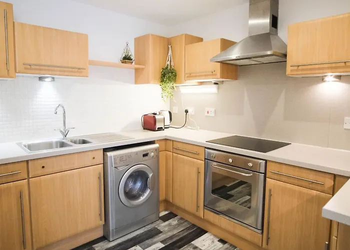 Modern & Premium 2br 2ba Center *