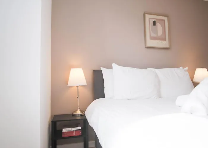 Modern & Premium 2br 2ba Center * מנצ'סטר