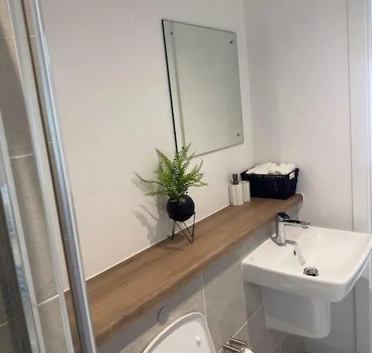 아파트 Your Private Oasis In 맨체스터