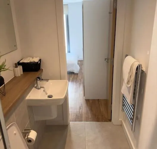 Your Private Oasis In 아파트 맨체스터