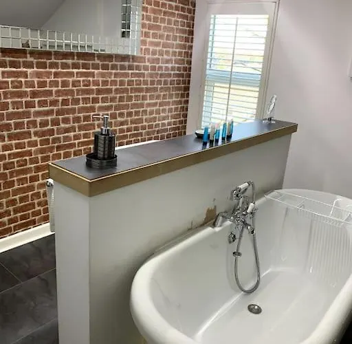 Ivy Mount Boutique *