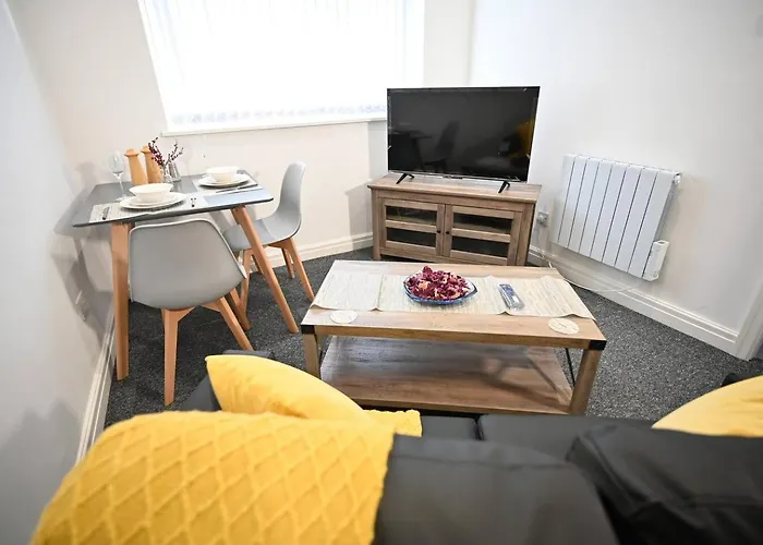 Spacious Studio Near Christie Hospital *