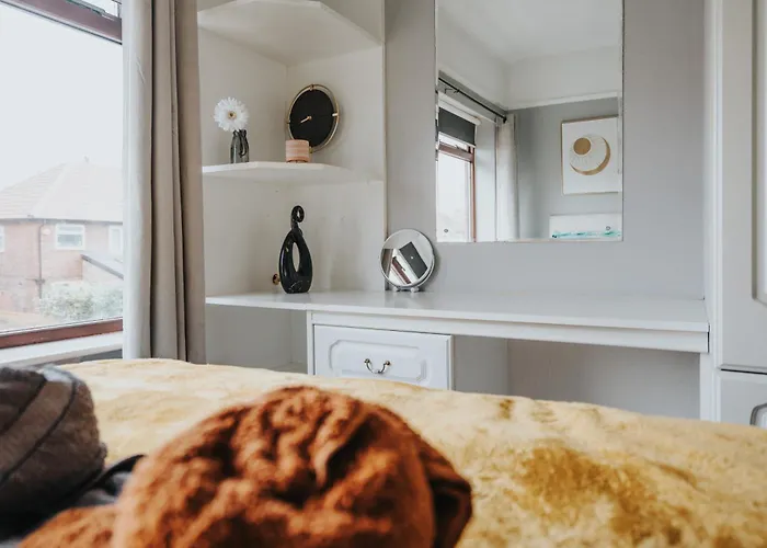 Elegant 3-bedroom Retreat Free Parking Keenzchillz Mánchester