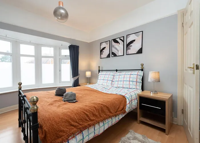 Apartamento Elegant 3-bedroom Retreat Free Parking Keenzchillz *