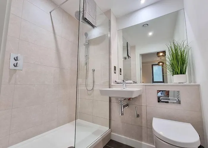 Stunning 4-bedroom Townhouse With Free Parking * Manchester